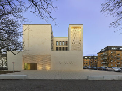 A Multifunctional Worship Space: Köln-Weidenpesch Church